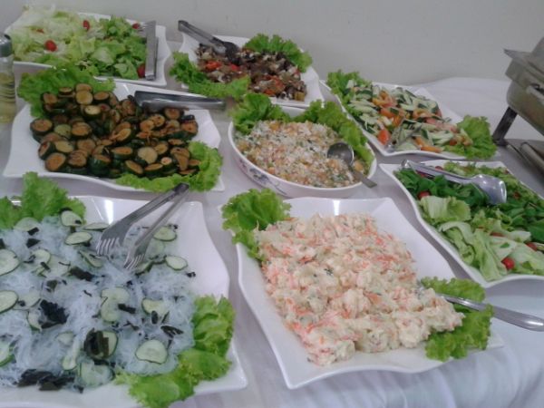Algumas das opções de saladas